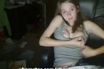 Sportos csaj a családi szex videók kamerán a seggbe szar.