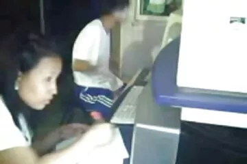 Nem engedett reggelizni, magával rántott, hogy dugjak a családi szex videók kamerába.