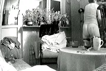 Plumper családi szeksz videók megnyalja barátja sapkáját Cooney kedvéért cserébe.